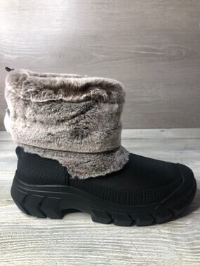 Hunter Women's Intrepid Short Faux Fur Snow Boot Size 9 Black/Natural New